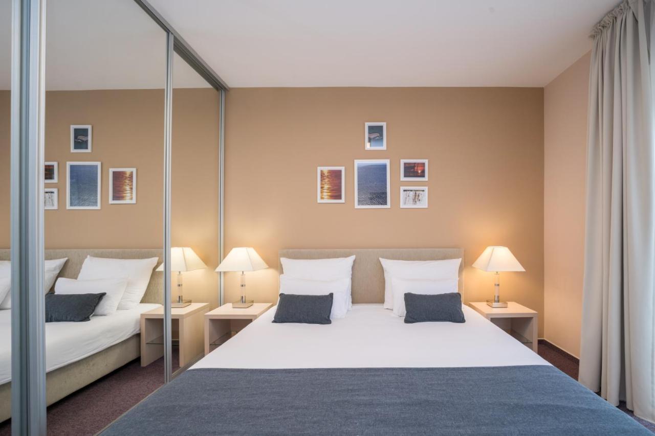 Hotel Zlatna Vala Umag Ngoại thất bức ảnh