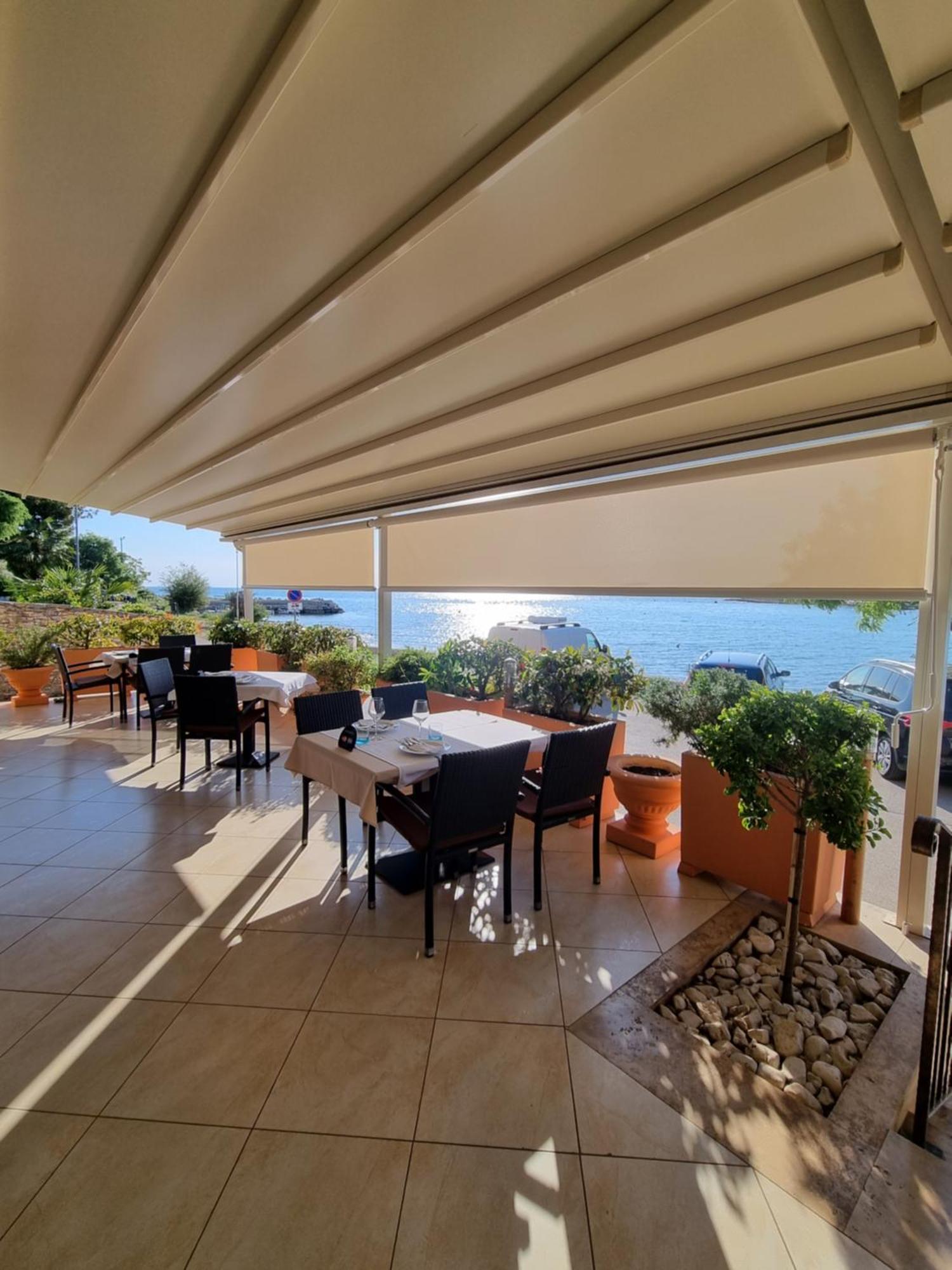 Hotel Zlatna Vala Umag Ngoại thất bức ảnh