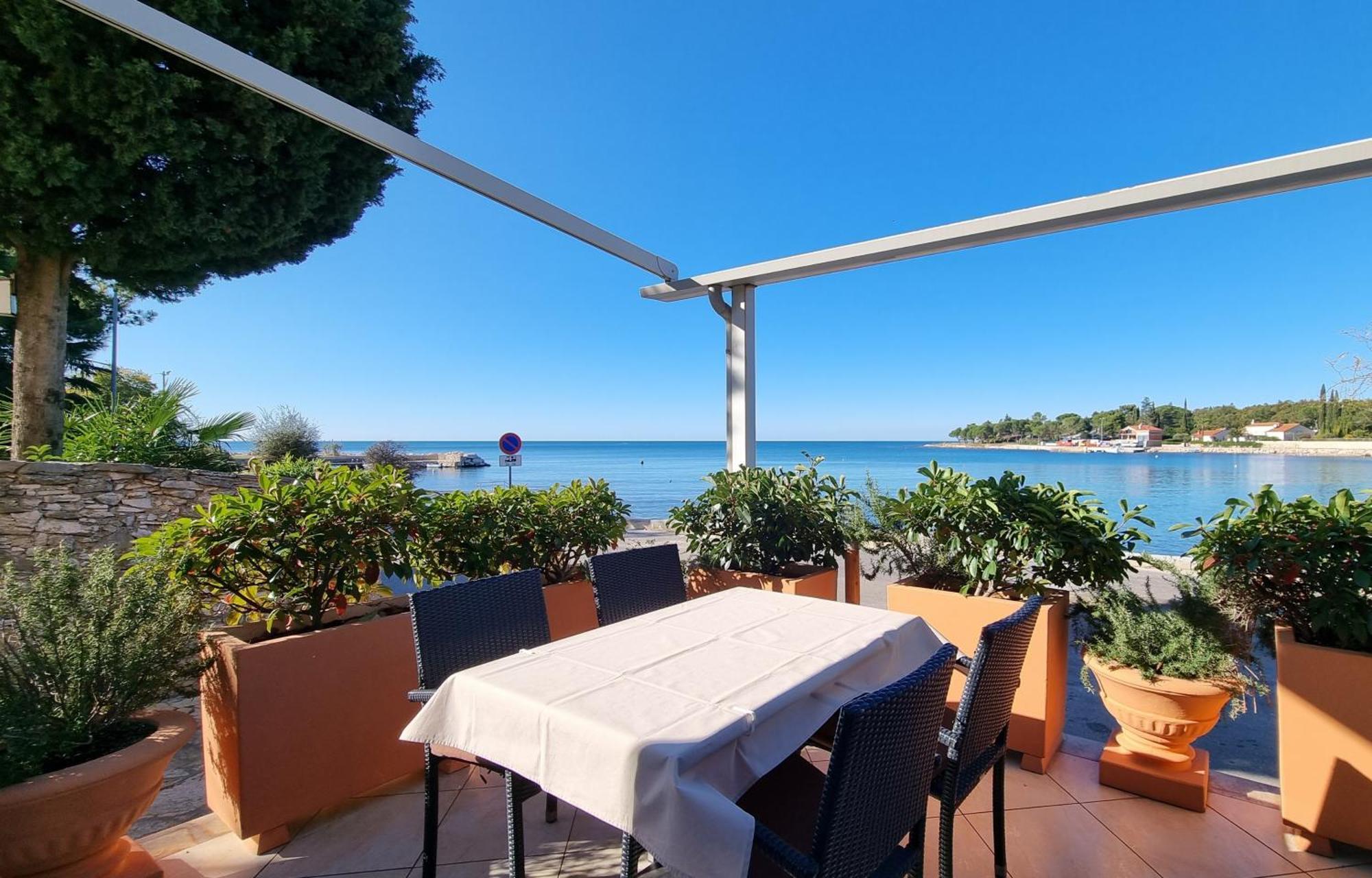 Hotel Zlatna Vala Umag Ngoại thất bức ảnh