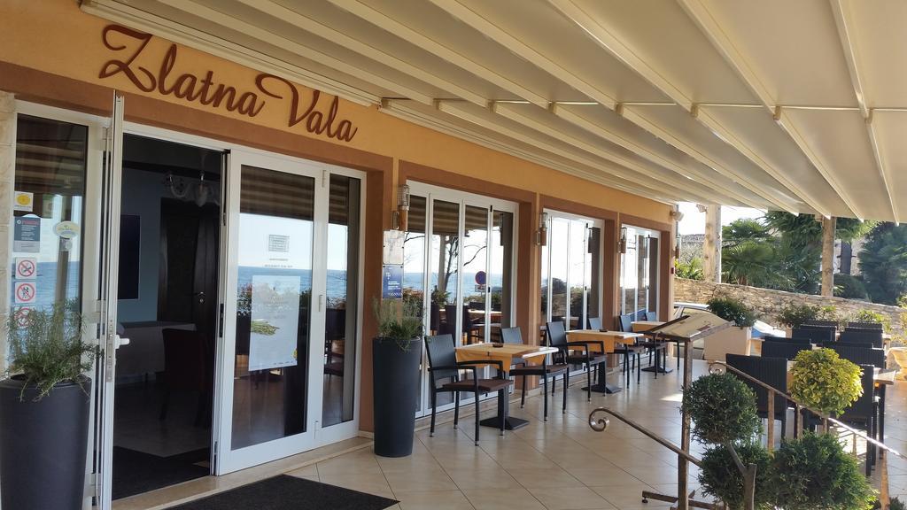 Hotel Zlatna Vala Umag Ngoại thất bức ảnh