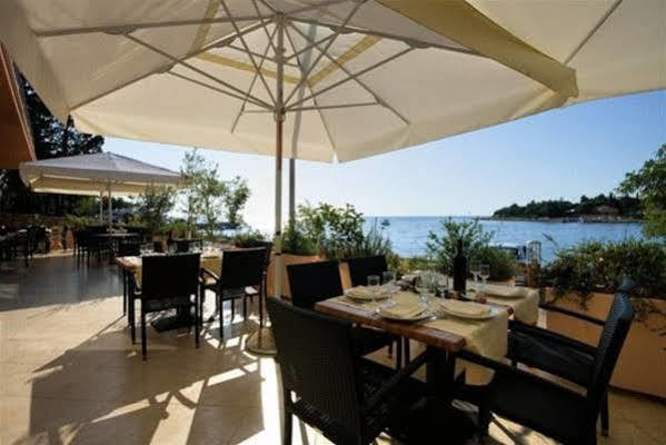 Hotel Zlatna Vala Umag Ngoại thất bức ảnh