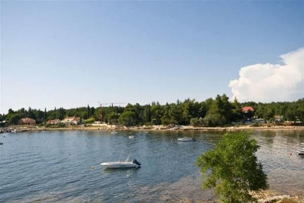 Hotel Zlatna Vala Umag Ngoại thất bức ảnh